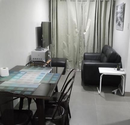 Baguio Central Apartment by Goshenland