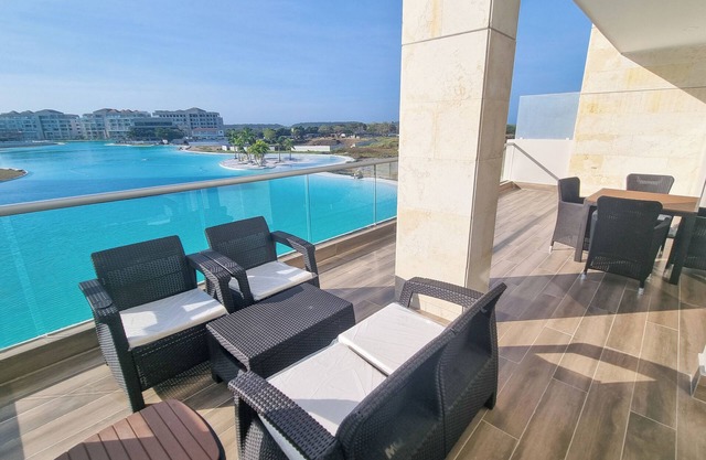 Baia Kristal Charming 2-bedroom apartment lagoon view