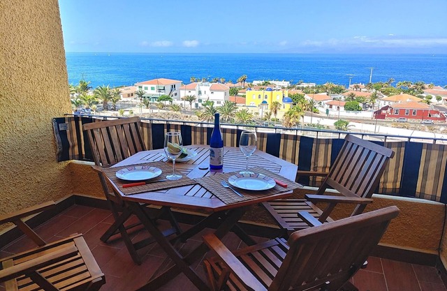 Balcony, sea view, WiFi, A/C, swimming pool, 100 mts. from beach