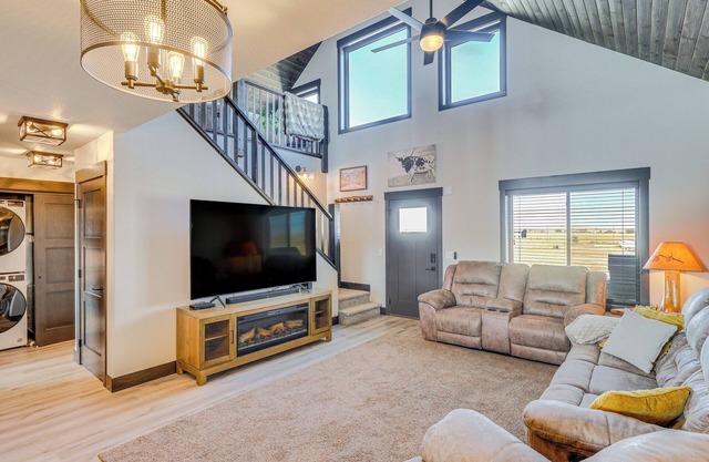 Balcony & Views: Sturgis 'Twin Peaks' Cabin