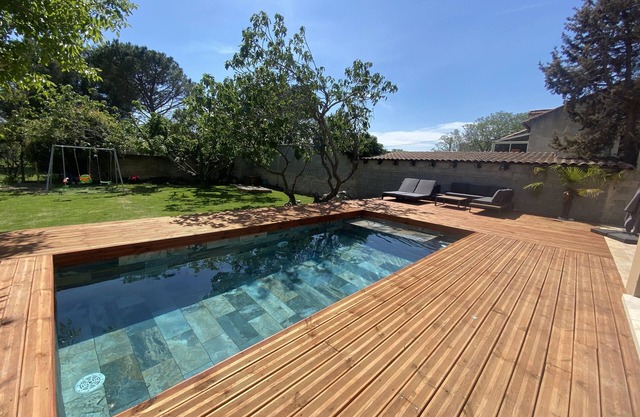 Balinese pool villa with garden 20 minutes from Mont Ventoux