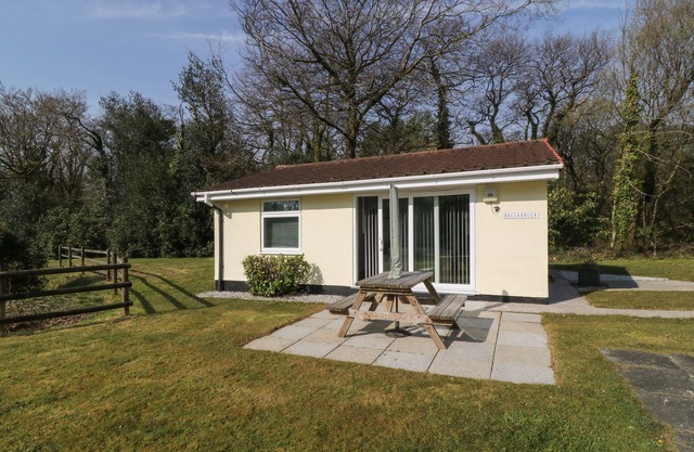 BALLASALLA, pet friendly, country holiday cottage in Liskeard