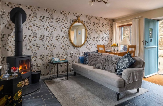 Bantam Cottage - sleeps 2 guests in 1 bedroom