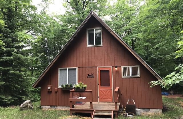 Baraga County Beaufort Lake Cabin