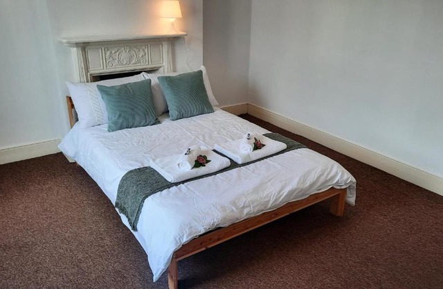 Barking Station Property