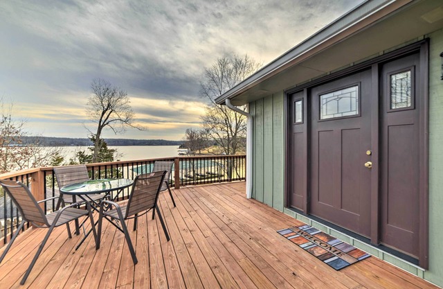 Barkley Breeze, Waterfront, Private Dock, & Kayaks!