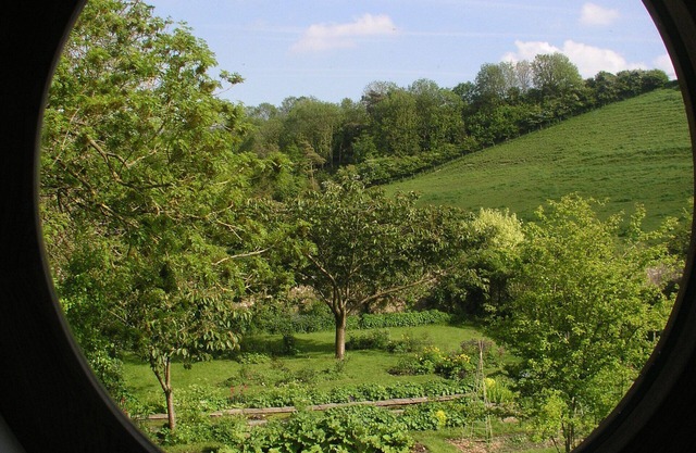 Barn conversion, quiet location and heated swimming pool (from mid May)