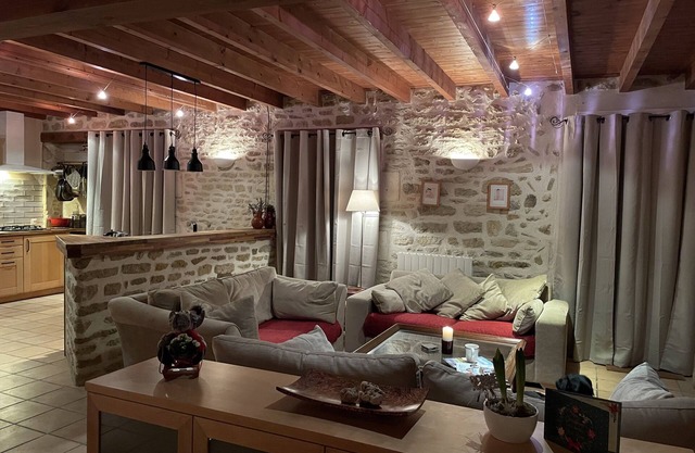 Barn Conversion With Private Heated Pool And South Facing Enclosed Garden