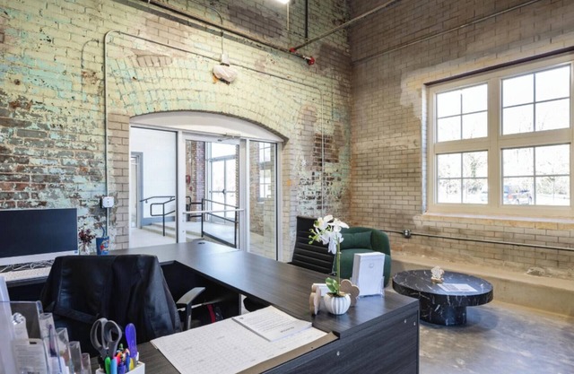 Barsala l Elegant 2BD Getaway: Near Downtown & Parks