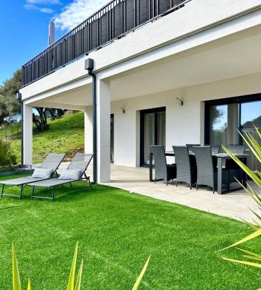 Bas de villa avec jardin idéalement situé entre Ajaccio et Porticcio