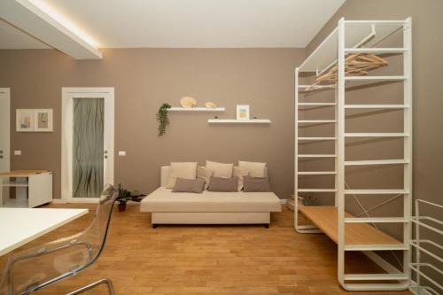 Battisti Flat, near station