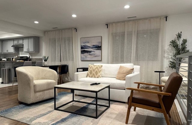 Bay Breeze Hideaway Near Manhattan and Redondo Beach