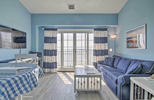 Bay Views & Walkable Location: Ocean City Condo