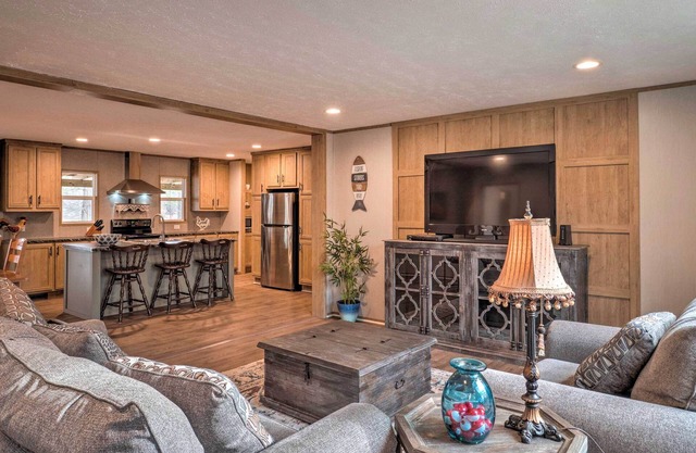 'Bayside' Louisiana Vacation Rental w/Dock!