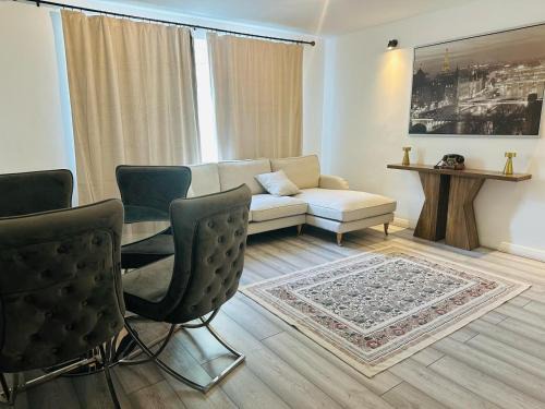 Bayswater Luxe Hyde Park 2BR Retreat
