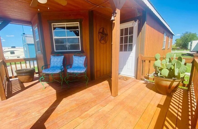 BBQ, Music & Tiny Home Charm – Clover Casita
