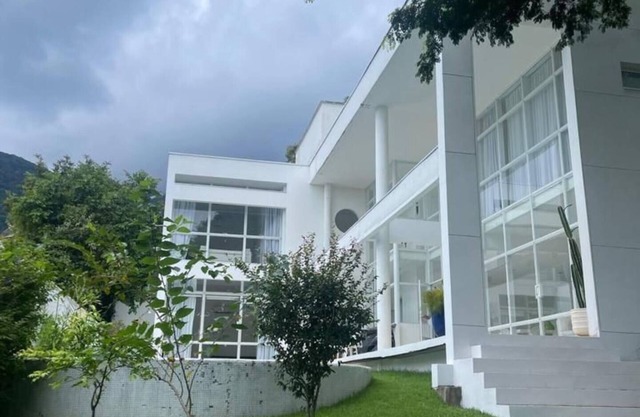 Beach house 4 suites with swimming pool in a gated community in Toque-Toque Pequeno