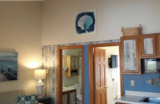 Be our guest! Adorable one bedroom condo at Nautical Mile in Wells, Maine.