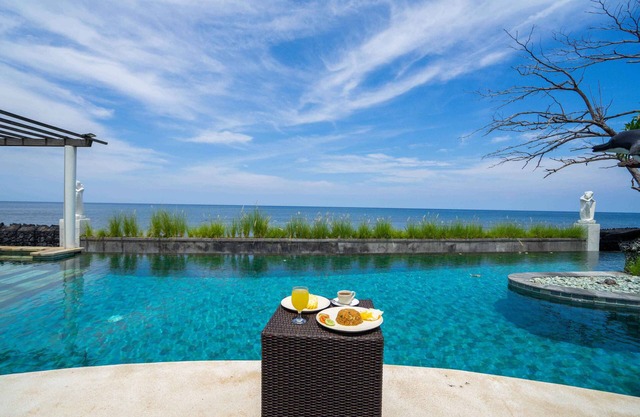 Beach Access! 2BR Private Pool Villa in Lovina Bali