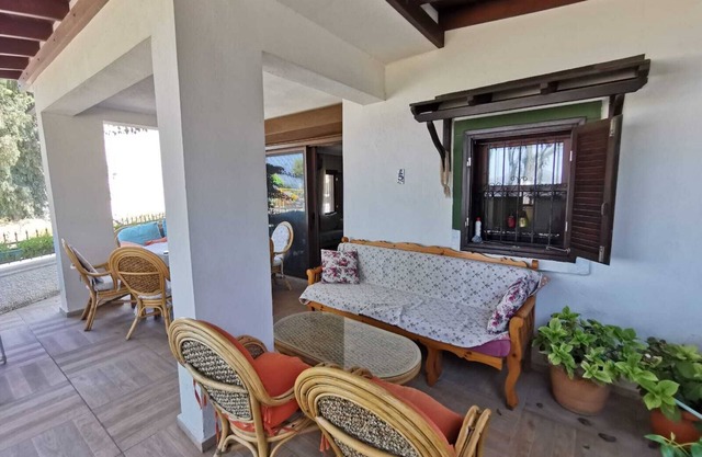 Beach apartment with large terrace and sea view