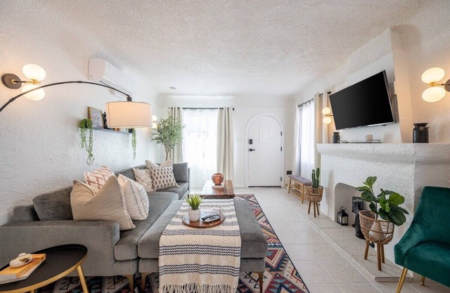 Beach Bliss! AC+Parking+Pet OK