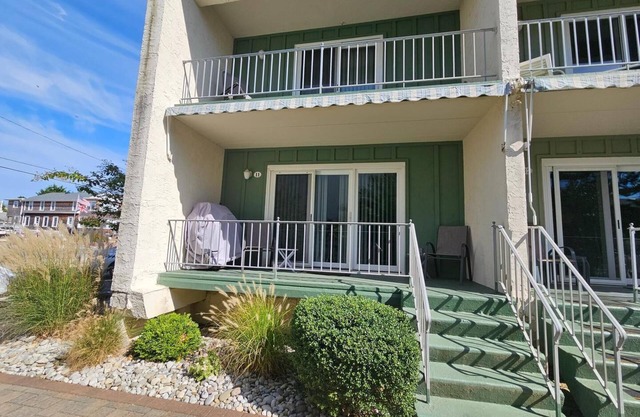 Beach block 2 bed/2.1 bath TownHome with heated pool.