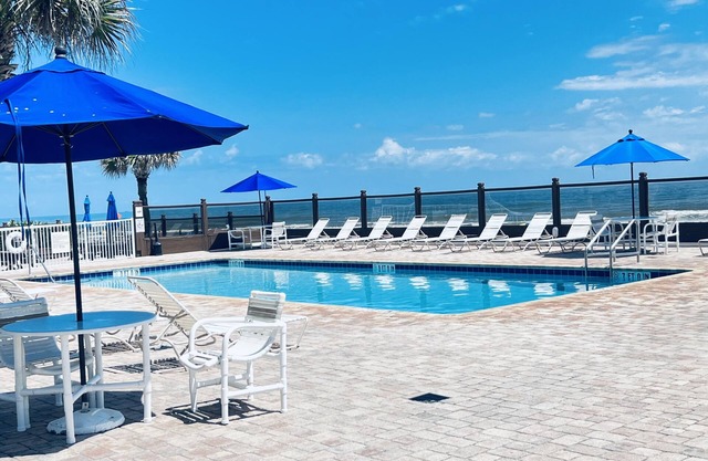 Beach DAZE Hideaway : Modern Studio Condo near The Beach