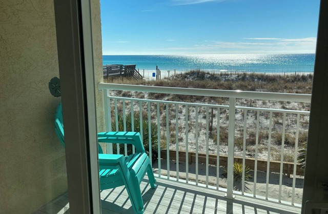 Beach Front, End unit windows for the best views, BEACH SVC INCL, 7Day discount.