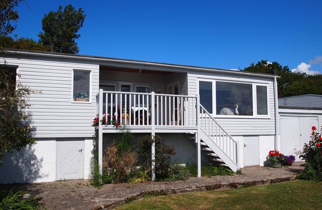 Beach front location, Pet friendly, Full of charachter, Private garden, Sea view