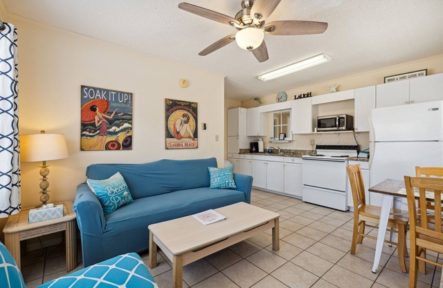 Beach getaway 100 yards from the beach.