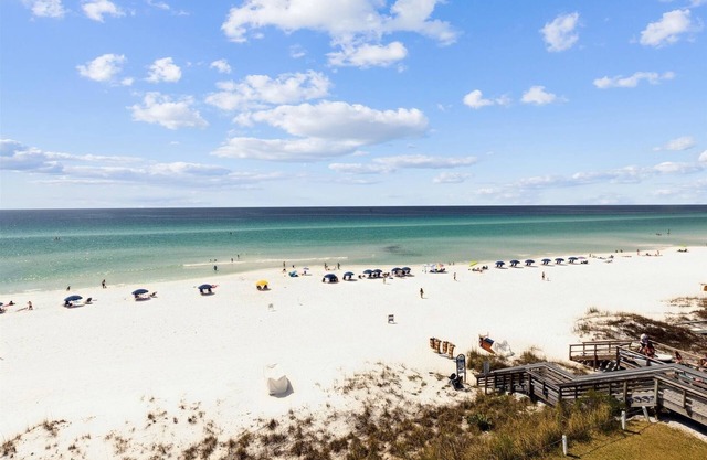 Beach House 402d 2 Bedroom Condo by RedAwning