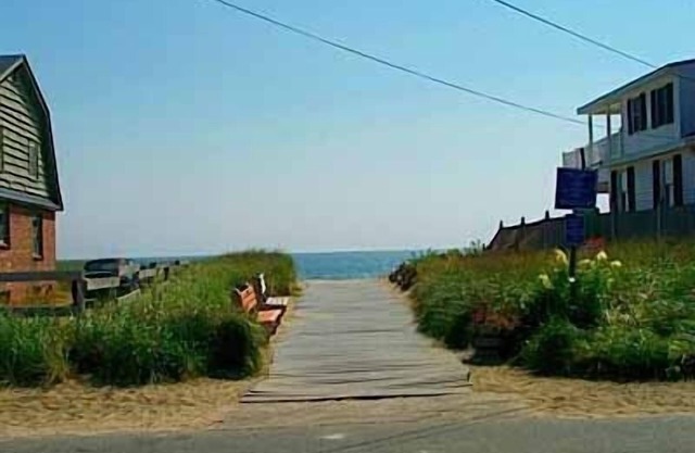 Beach House at Seabrook Beach NH 50 steps to the sand!