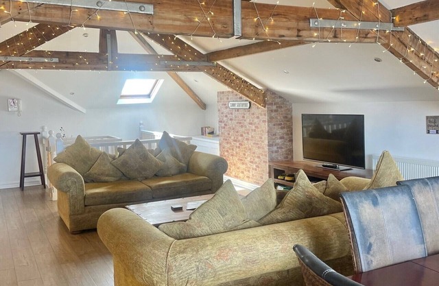 Beach House - Penthouse Apartment
