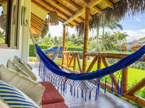Beach house - Tropical Ambience, Near Everything✓