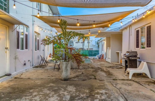 Beach House Walk to The Beach #8