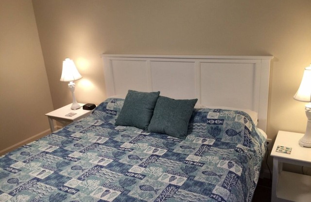 BEACH VACATION RENTAL WITH AIR CONDITIONING