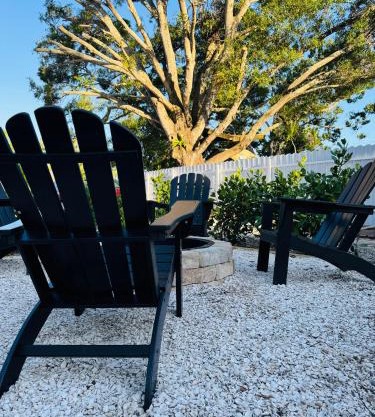Beach, Work & Relax I Sarasota Cassia I Month Disc I Fire Pit