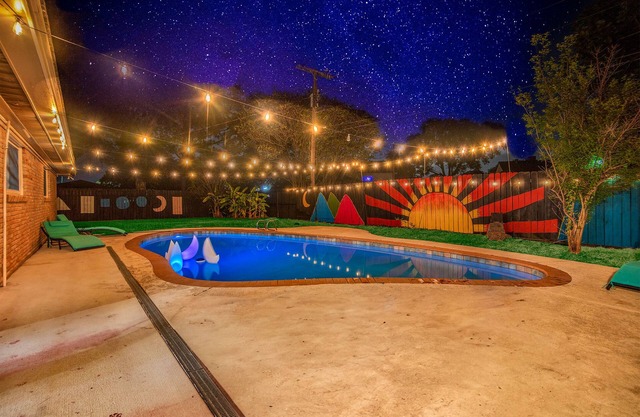 Beachcity 4BRs home amazing pool 12 Beds*Dickinson