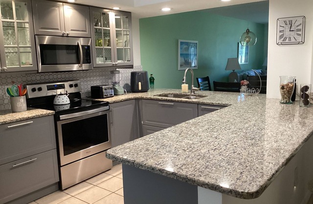 Beaches Anna Maria island IMG Tennis Bradenton Condo close to shops and eatery,s