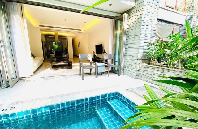 Beachfront 2br 2bath apartment private jacuzzi pool 50 meter to Naithon beach