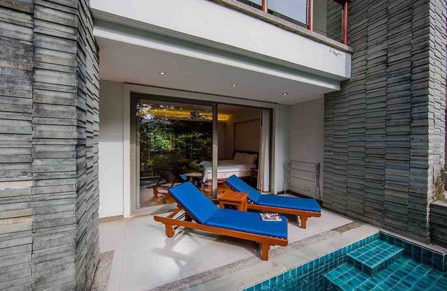 Beachfront 3br Luxe plunge Pool On Naithon Beach