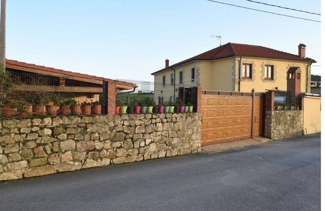 Beachfront apartment with pool 200m and paddle tennis court