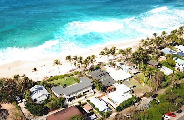 Beachfront Bungalow with Private Gate and Pet Friendly