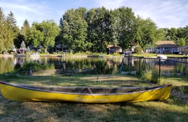 Beachfront cabin on Lake Simcoe in Lagoon City