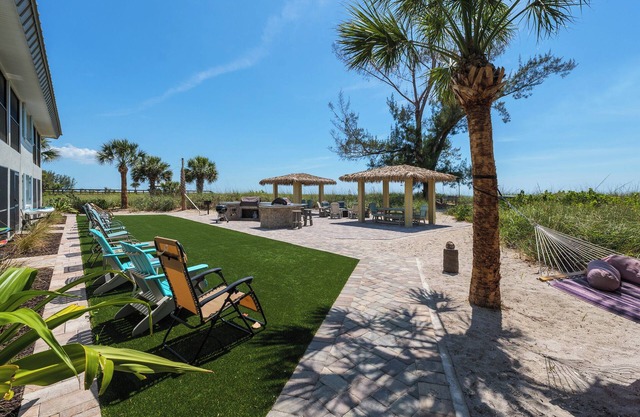 🏝Beachfront Condo Overlooking Gulf of Mexico🏝