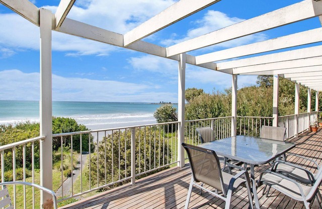 Beachfront - elevated ocean views