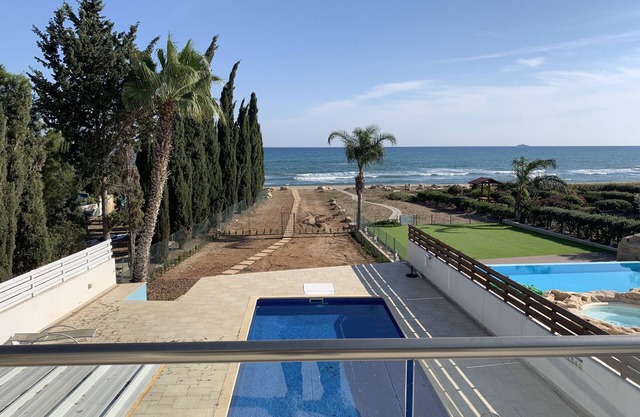 Beachfront Family Holiday Villa Perivolia