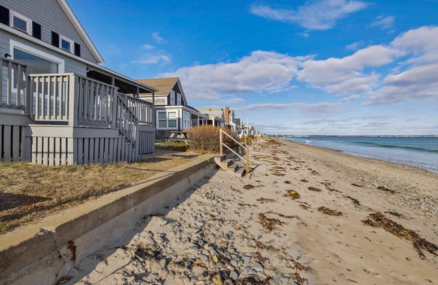 BEACHFRONT HOME-BREATHTAKING 180 DEGREE OCEAN SUNRISES-SUNSETS-OCEANFRONT PATIO