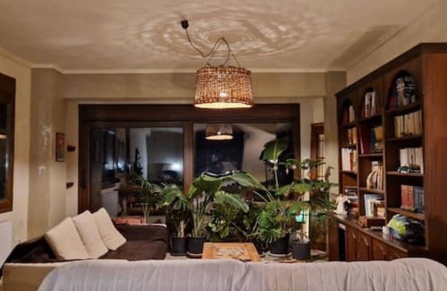 Beachfront luxury 3-floor family-size apartment