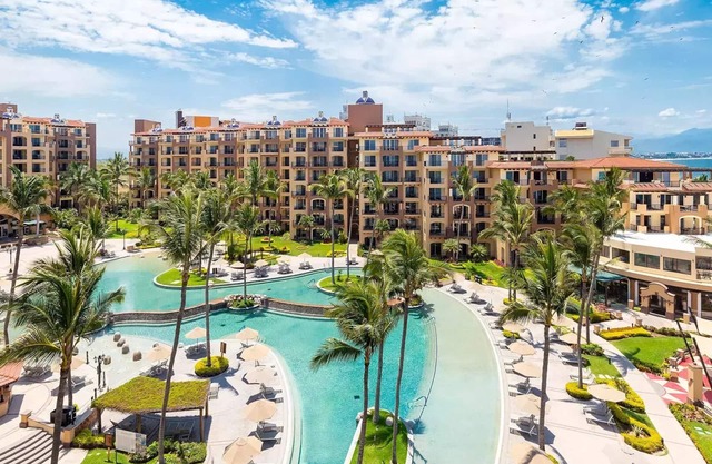 Beachfront Resort w/Luxurious Amenities-Villa Del Palmar Flamingos Resort & Spa